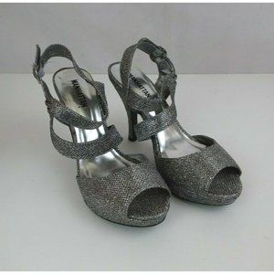 New Manhattan Collection Trench Silver Metallic Glittery Stiletto Heels Size 8.5